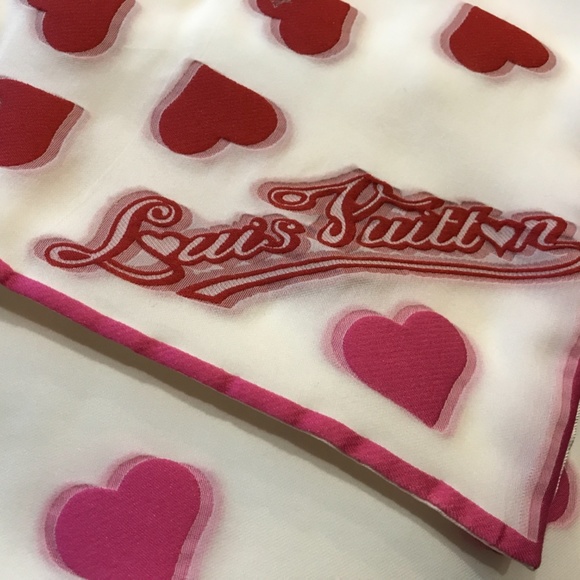 Louis Vuitton silk 3D ❤️ Heart Valentine’s day Rare Scarf Vintage - Picture 2 of 6